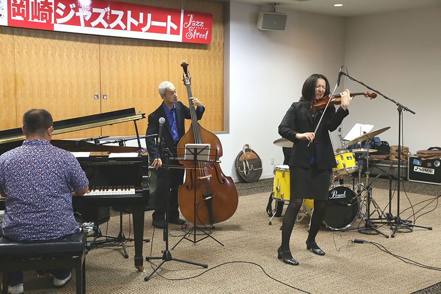 岡崎ジャズストリート2015の様子