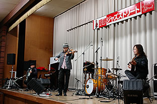 岡崎ジャズストリート2012の様子